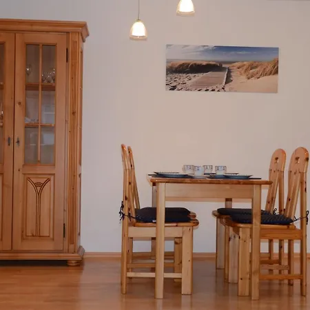 2-zi-ferienwohnung-mueritzblick-direkt-am-seeufer-perfekte-lage-barrierefrei Waren (Mueritz)